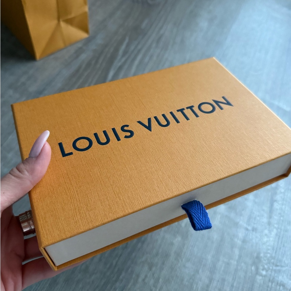 Louis Vuitton Box with Dust Bag - Picture 2 of 4